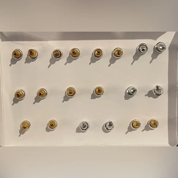 Avon Earring Box Set (10 Pairs) - Picture 2 of 6